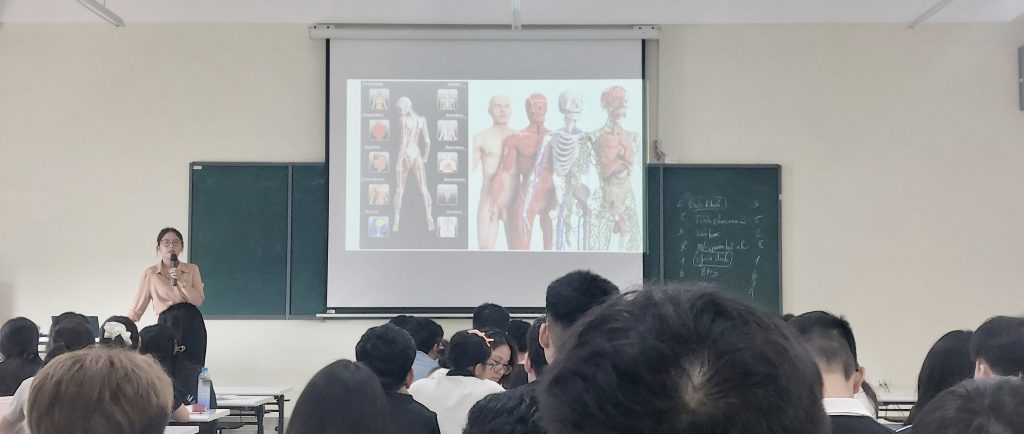 Sinh viên trong lớp học sức khỏe