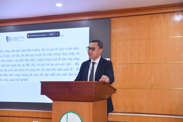 TS. Phùng Danh Thắng phát biểu