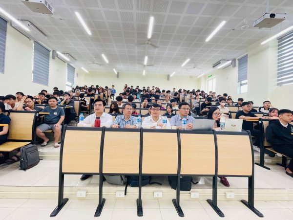 Buổi gặp mặt tân sinh viên