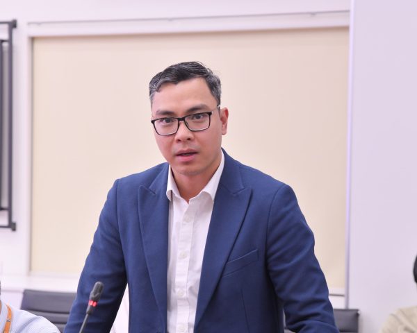 [Hình ảnh của Lãnh đạo Ban Giám hiệu 2]