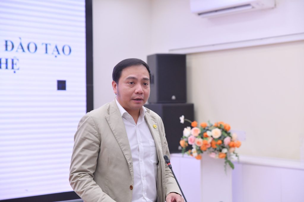 [Hình ảnh của Phó Giám đốc Đào Thanh Trường]