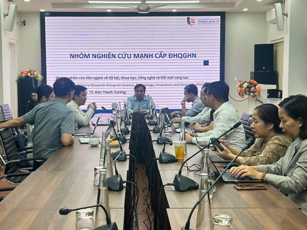Buổi họp của nhóm RGSTIS