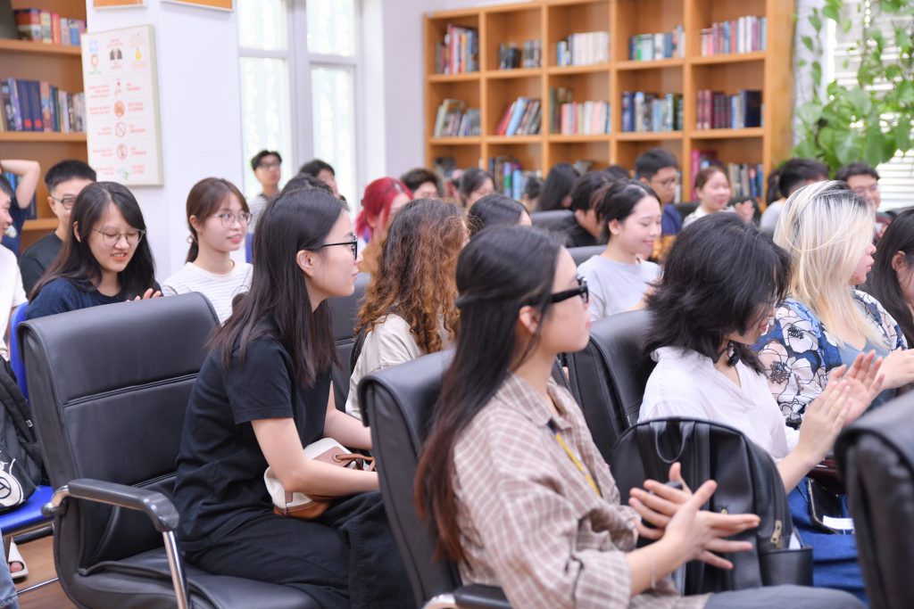 Sinh viên tham dự hội thảo