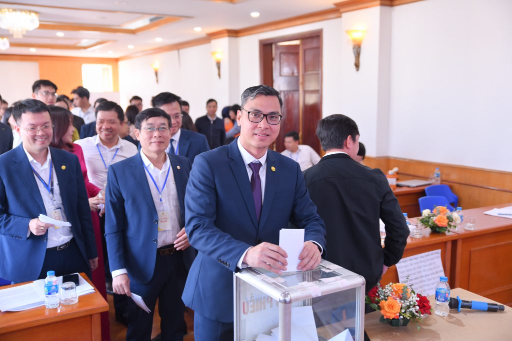 Không khí bỏ phiếu