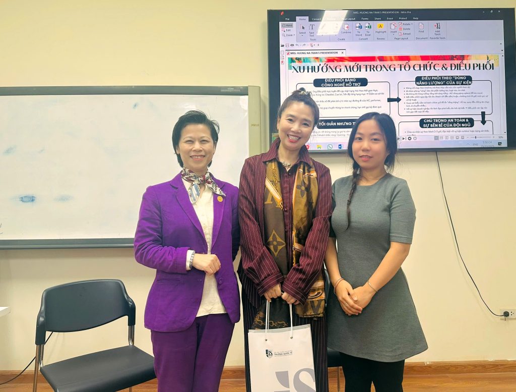 Diễn giả Trần Hương Na trong buổi trao đổi