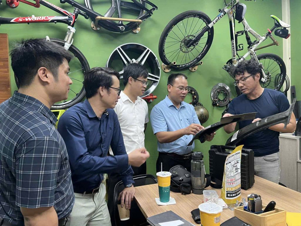 Tham quan phòng thí nghiệm 1