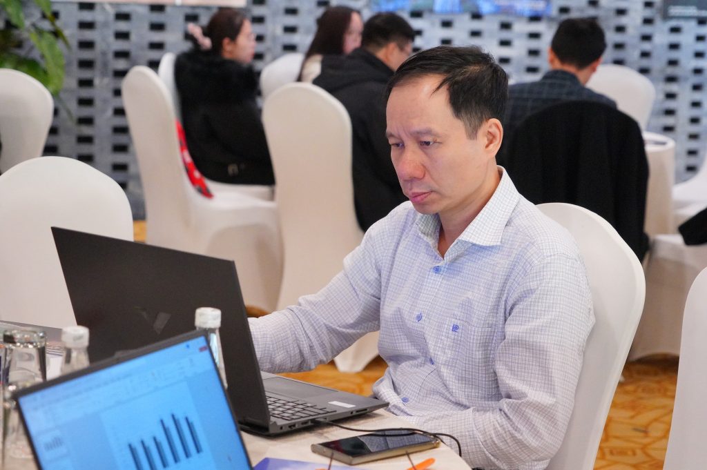 Hoạt động nghiên cứu của TS. Cường