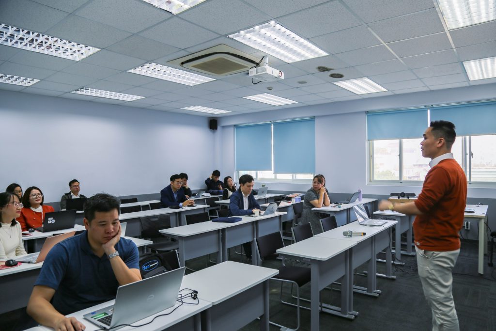 Tập huấn AI Trường Đại học Việt Nhật