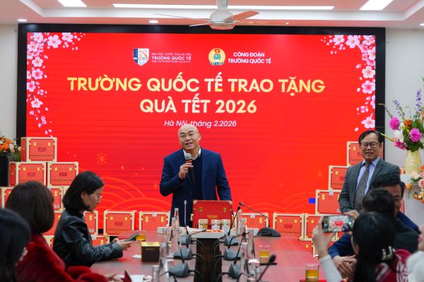 Hoạt động trao quà