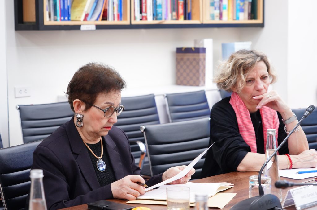 Trao đổi hợp tác