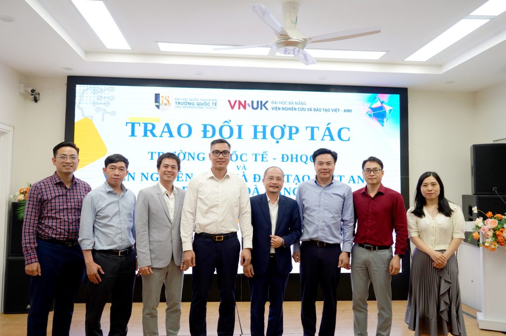 Ảnh lưu niệm đoàn công tác