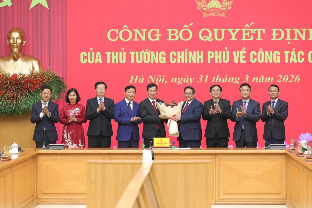 Lãnh đạo Chính phủ chúc mừng