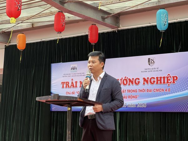 Toàn cảnh chương trình tại THPT Chuyên Nguyễn Huệ