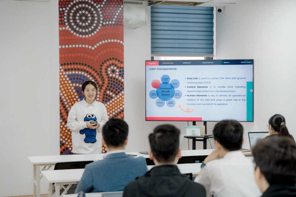 Lê Huyền tại Lab