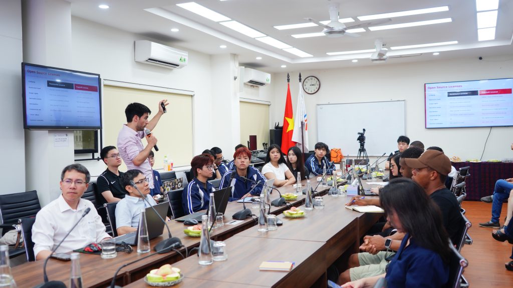 Diễn giả chia sẻ