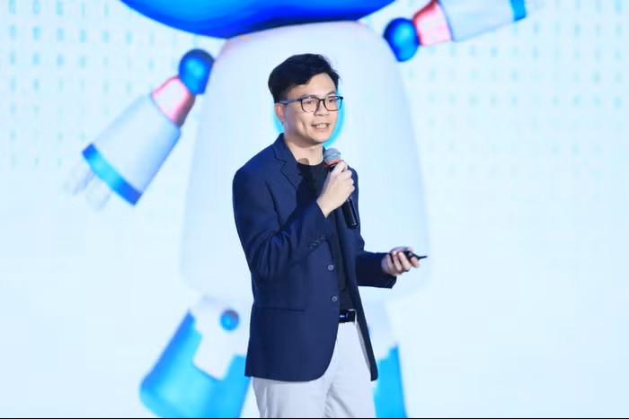 Tiến sĩ Trần Vũ Anh
