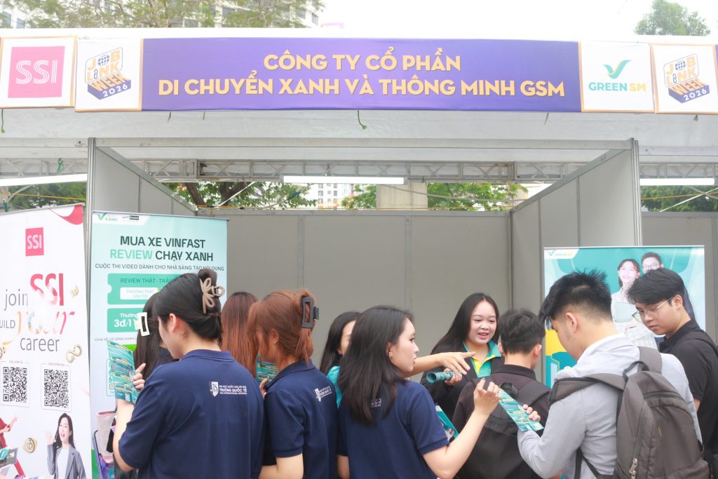 Không khí sự kiện