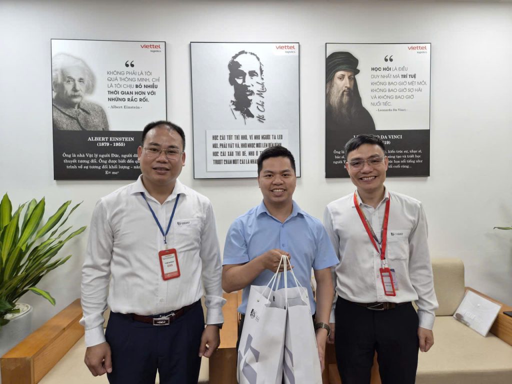 Tặng quà lưu niệm