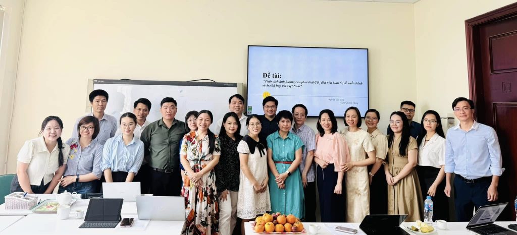 Faculty members and researchers pose for a commemorative photo