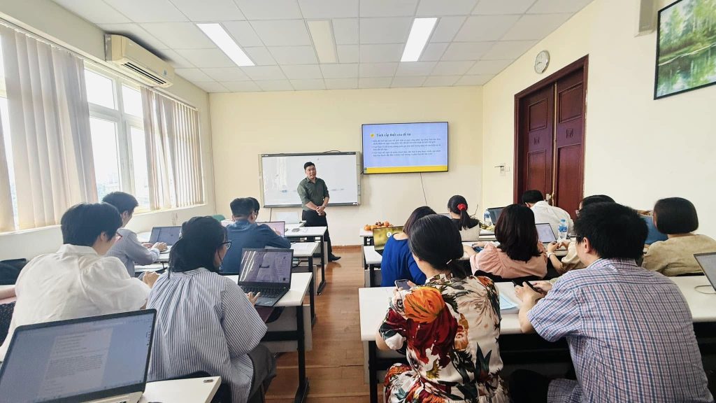 PhD Candidate Dam Quang Trung presents