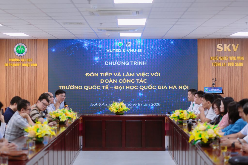 Đại diện hai đơn vị trao đổi chia sẻ hợp tác các lĩnh vực
