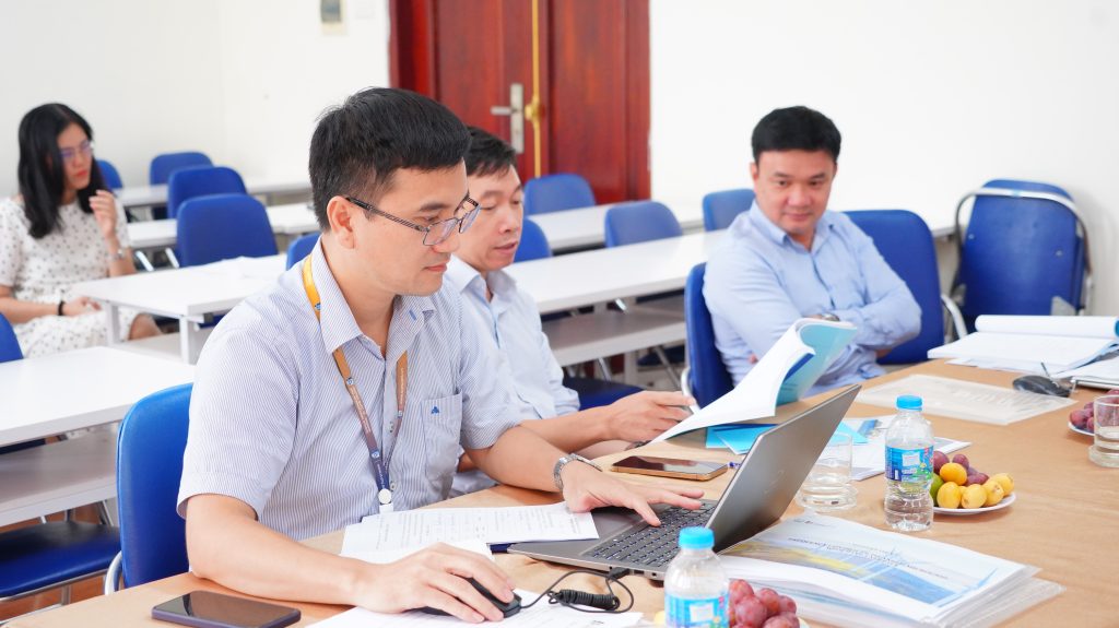 Hội đồng đánh giá luận văn