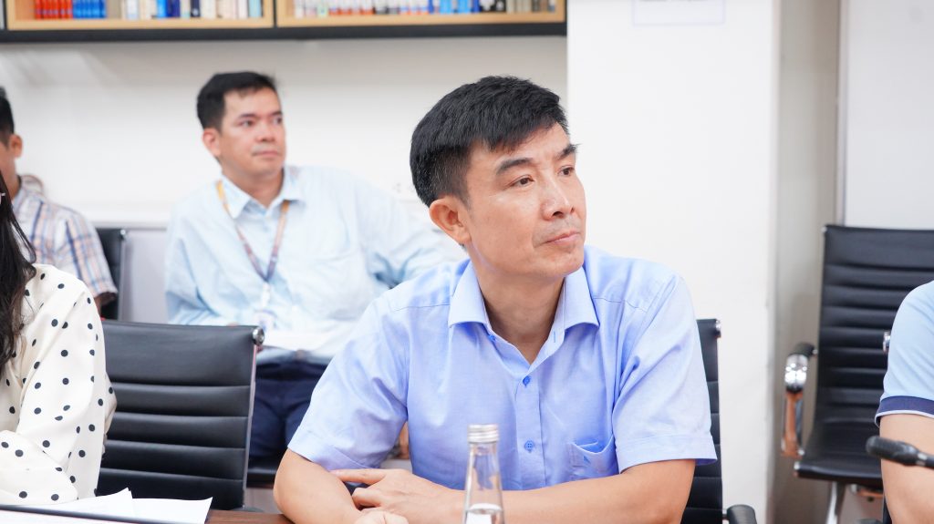 Đại biểu thảo luận hội nghị 4