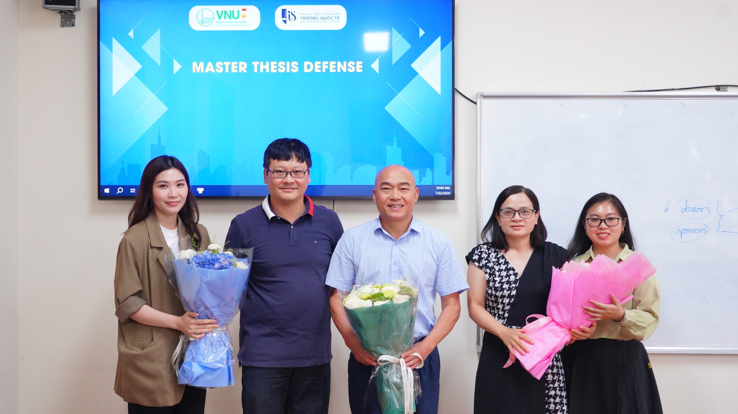 Hội đồng đánh giá luận văn ngày 22/7/2026