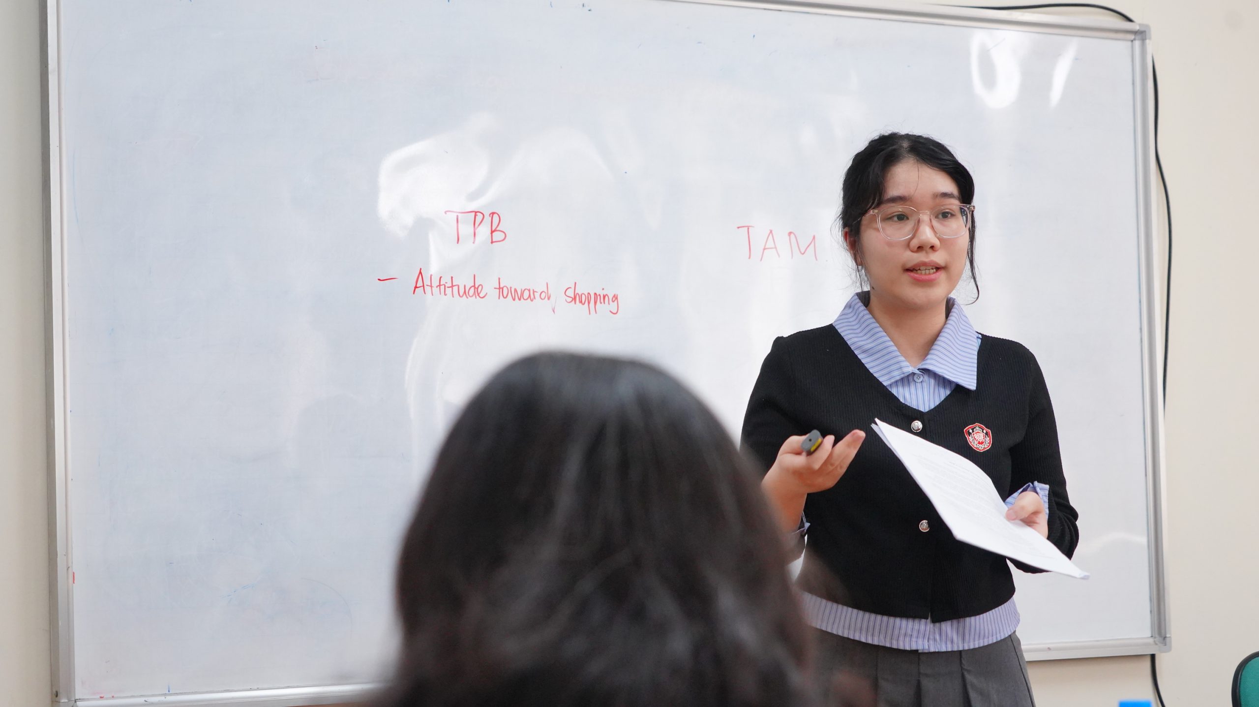 Học viên lắng nghe nhận xét