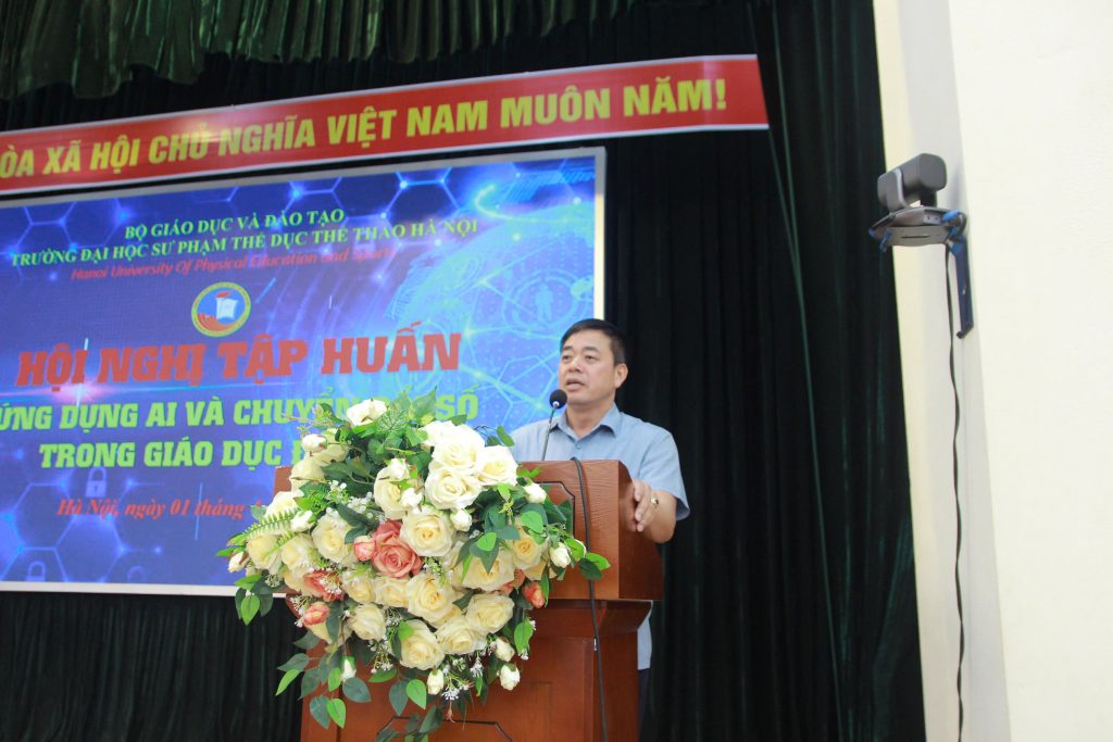 PGS.TS. Nguyễn Duy Quyết – Hiệu trưởng, phát biểu tại buổi khai mạc.