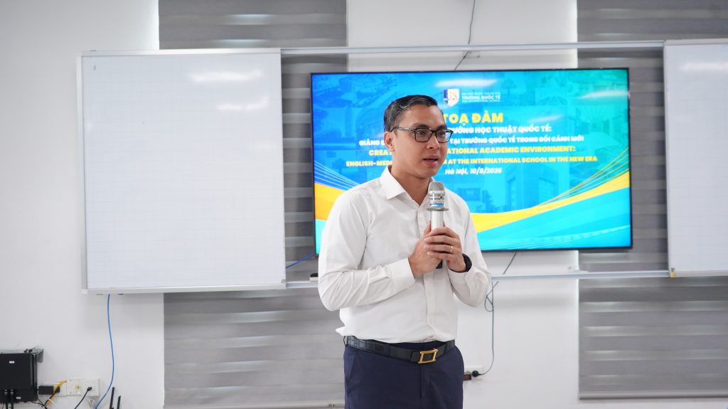 TS. Phùng Danh Thắng phát biểu khai mạc tọa đàm