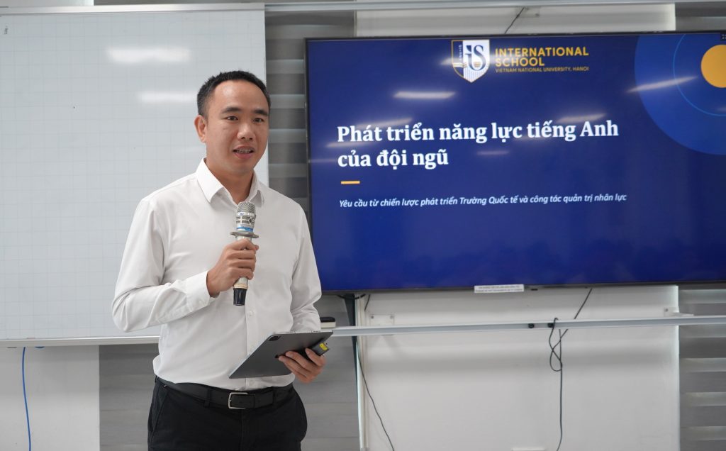 TS. Nguyễn Phan Quang trình bày chiến lược