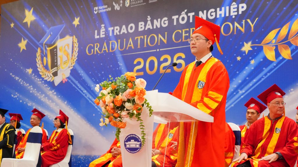 TS Nguyễn Quang Thuận phát biểu
