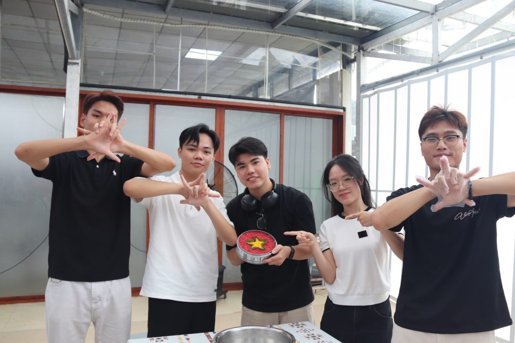 Giao lưu với sinh viên quốc tế