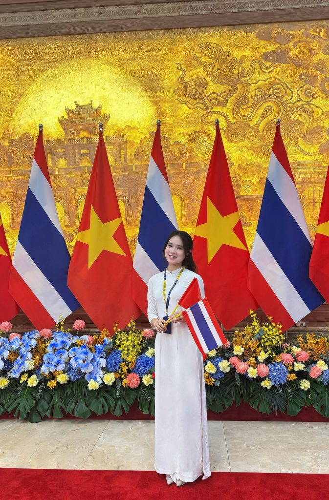 Lễ đón chính thức Thủ tướng Thái Lan