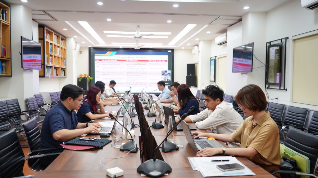 Hội đồng thẩm định chương trình đào tạo cử nhân ngành Kinh doanh số