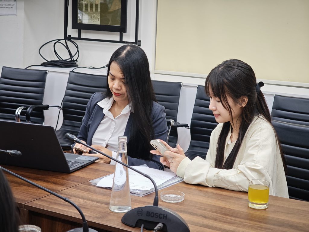 Cán bộ hỗ trợ tân sinh viên 2