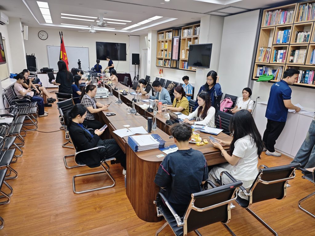 Khuôn viên Trường Quốc tế chào đón tân sinh viên