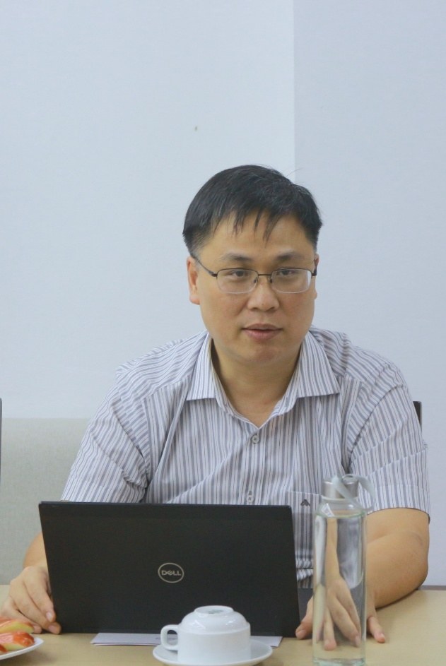 Hiệu trưởng Nguyễn Anh Tuấn trao đổi học hỏi kinh nghiệm với Hiệu trưởng Trường Đại học Quốc tế