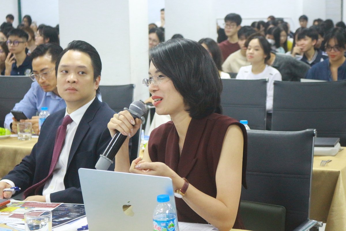 Thành viên Ban Giám khảo phản biện dự án