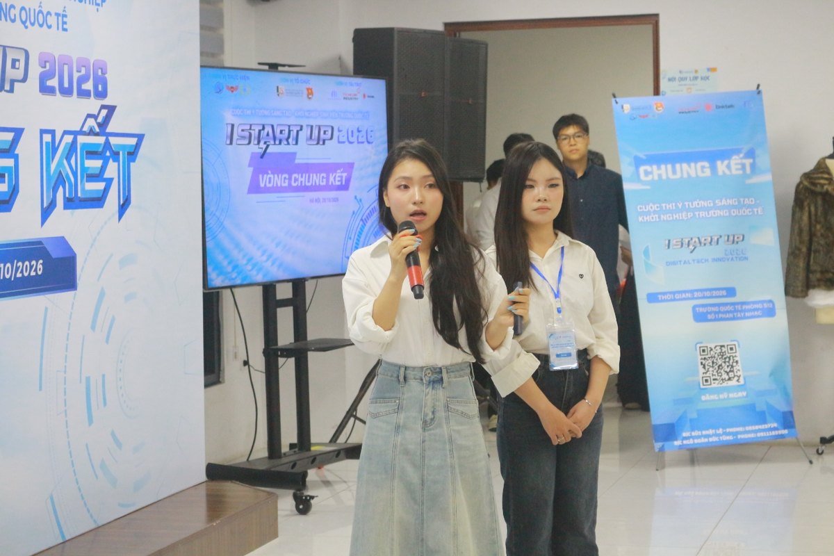 Thí sinh thuyết trình dự án khởi nghiệp tại Chung kết IStartup 2026