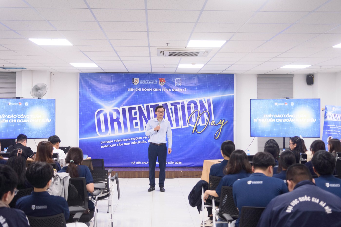 TS. Đào Công Tuấn, Bí thư Liên chi đoàn Khoa chia sẻ và giới thiệu về các hoạt động sắp tới