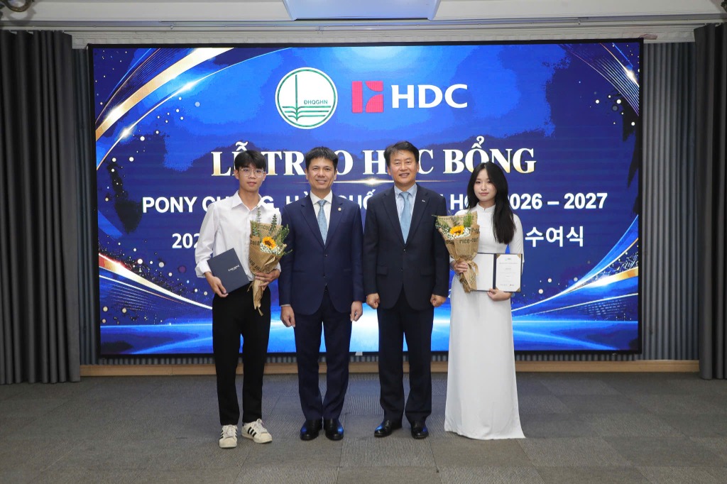 Hai sinh viên Trường Quốc tế nhận học bổng Pony Chung năm học 2026–2027