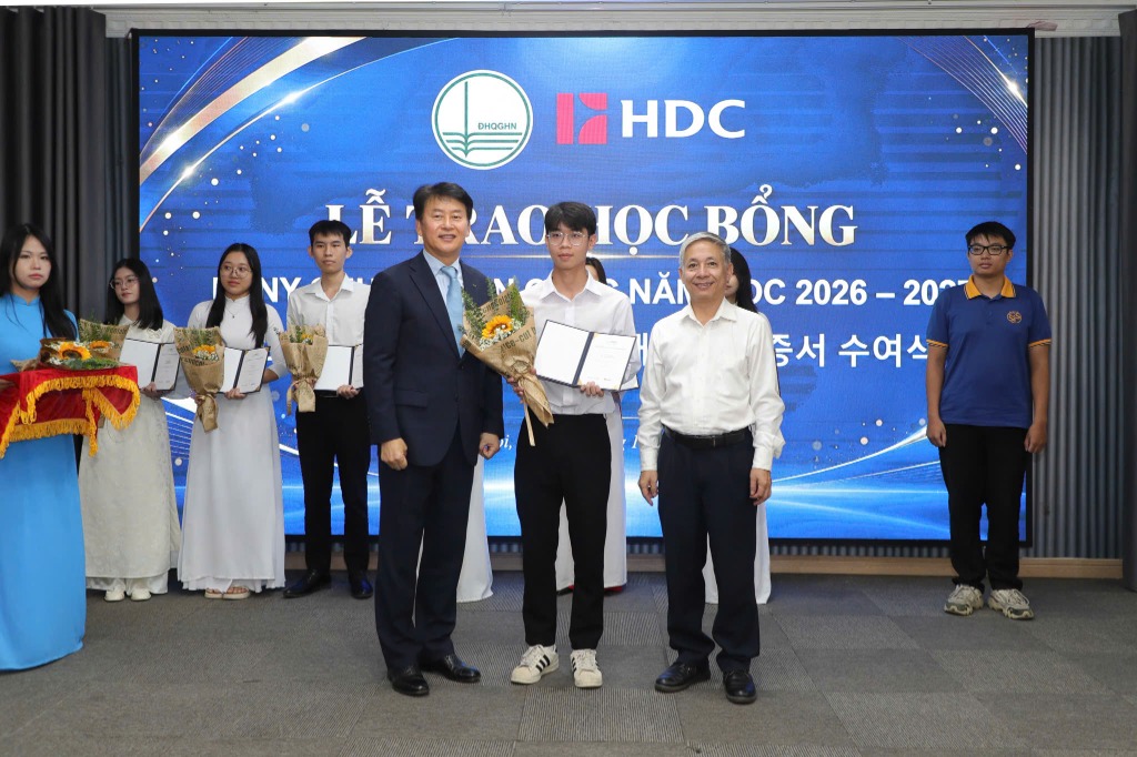 Sinh viên Trần Quang Tiệp nhận học bổng Pony Chung năm học 2026–2027
